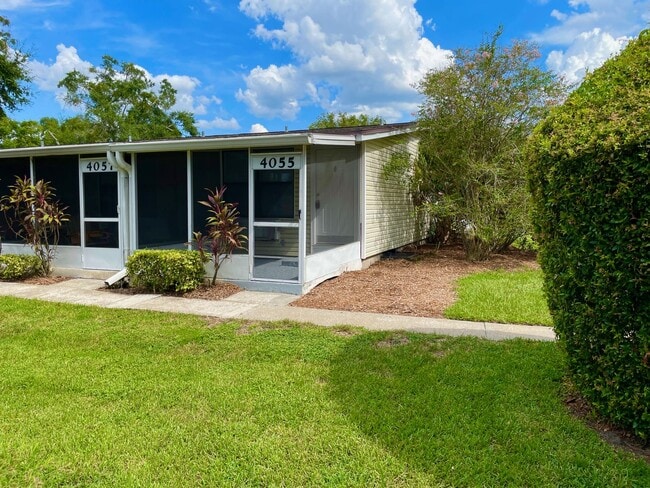 Building Photo - Remodeled Studio w/ Screened Patio "Crossi...