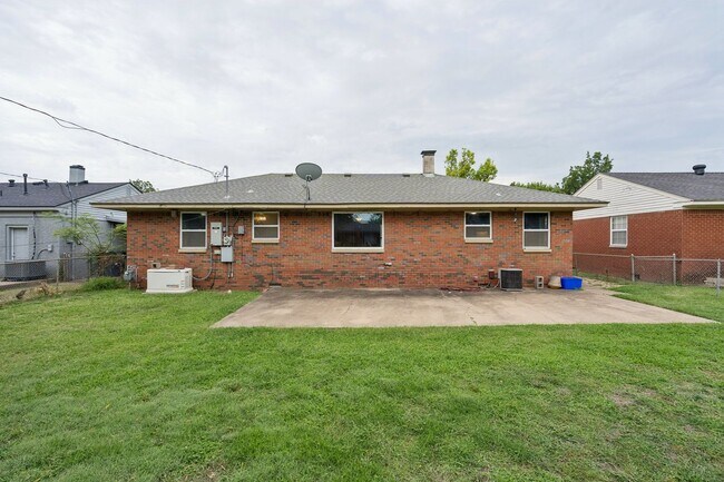 Building Photo - Charming 3-Bed Home with Spacious Backyard & Prime OKC Location