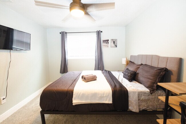 Building Photo - 3007 E 21st Ave