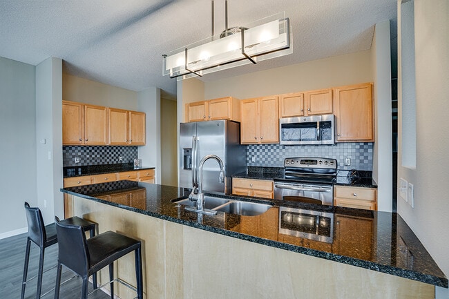 Building Photo - Riverview at Upper Landing