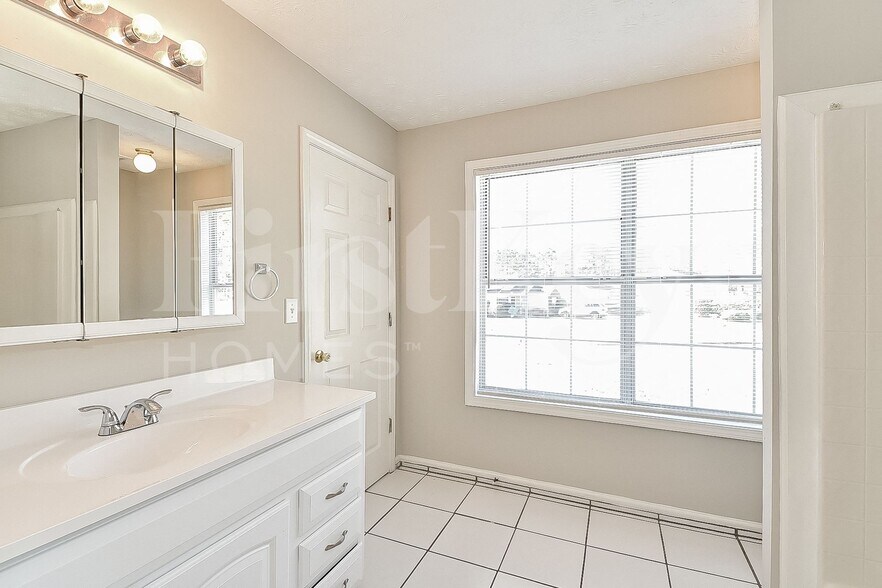 Building Photo - 5205 Alexander St