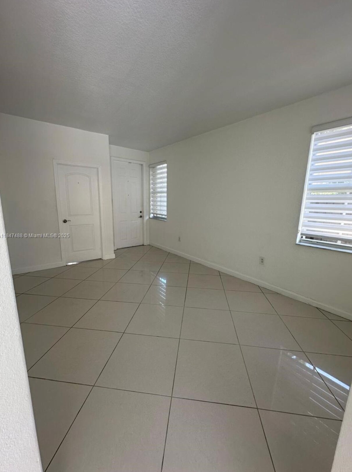 Building Photo - 7454 NW 112th Pl