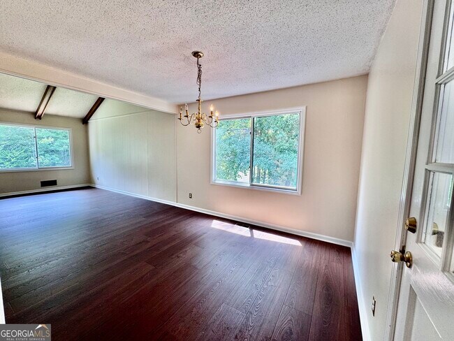 Building Photo - 3636 Hardy Rd