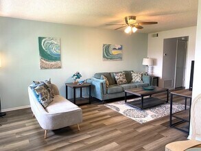 Building Photo - 53 Woodland Dr