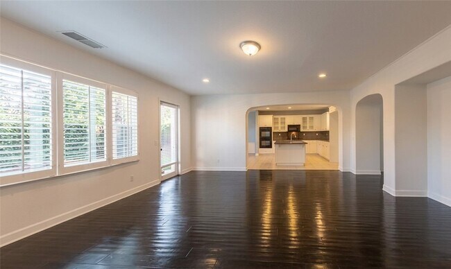 Building Photo - 1318 Swan Loop S