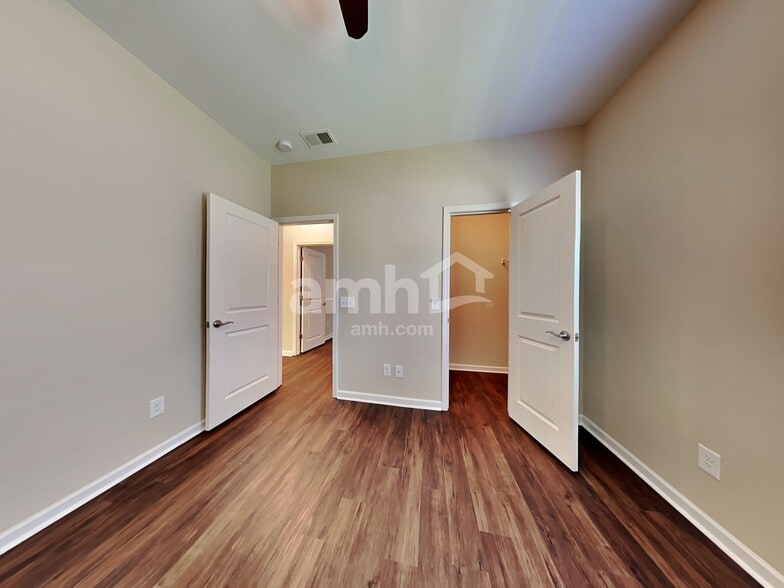 Building Photo - 266 Decatur Dr