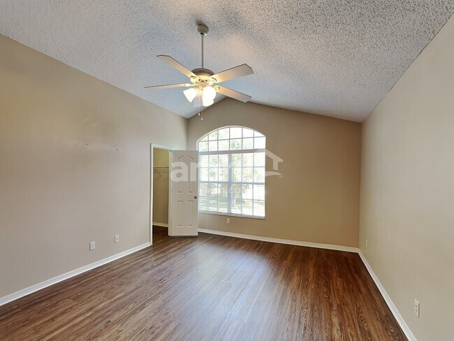 Building Photo - 1712 Scotch Pine Dr