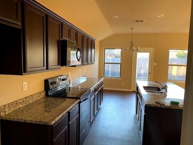 Building Photo - 2853 Mesquite Rd