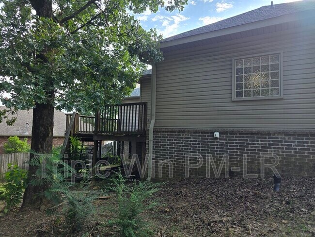 Building Photo - 1901 Hidden Creek Dr
