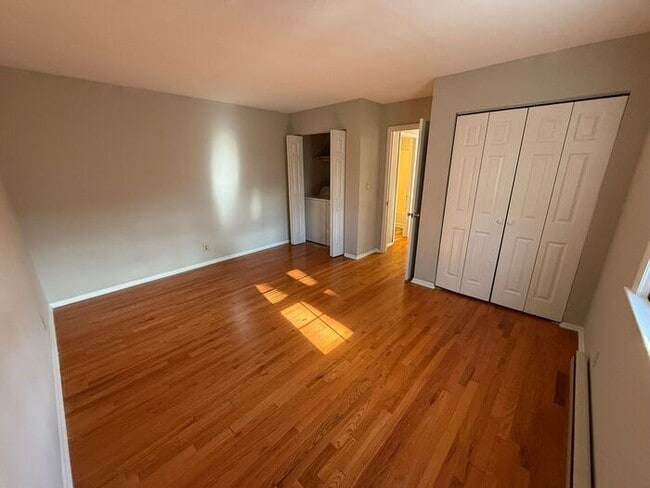 Building Photo - Duke View Apartments