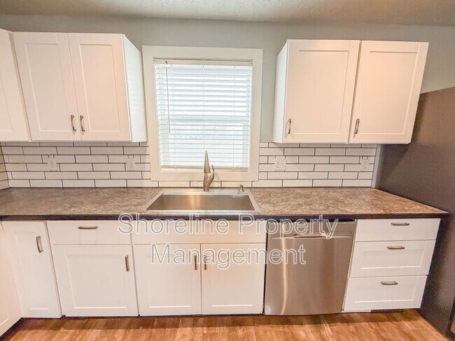 Building Photo - 109 E Belmont St