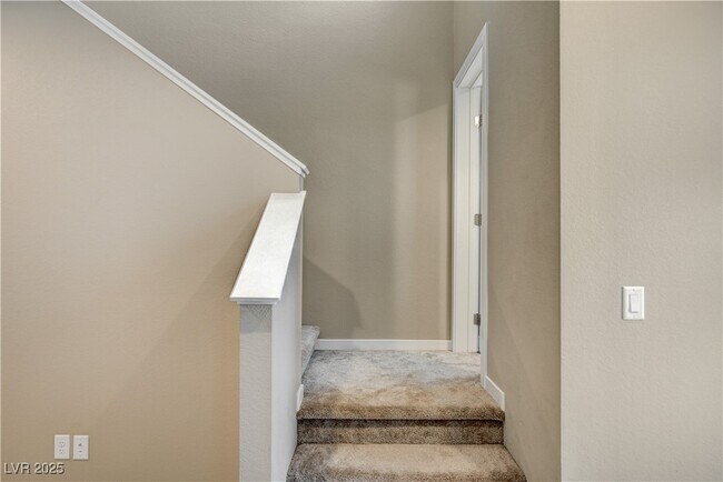 Building Photo - 9864 Kings Glen St