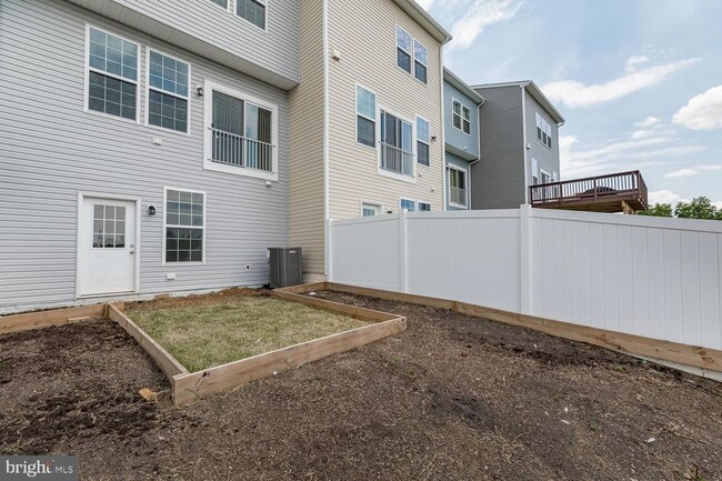 Building Photo - 227 Schramm Lp
