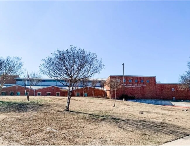 Building Photo - 9229 Daystar Dr