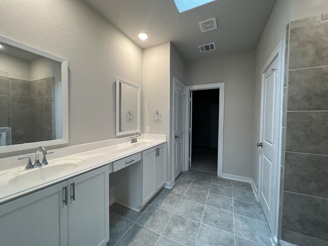 Building Photo - Three Bed/Two Bath Home at Stahl & O'Connor Rd