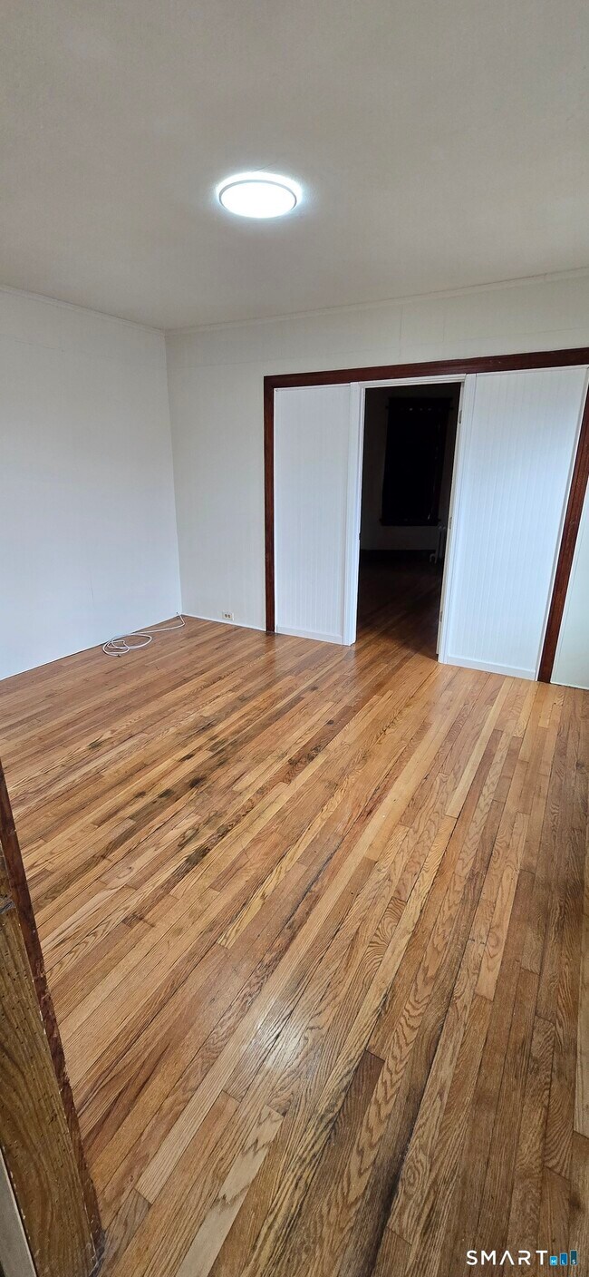 Building Photo - 79 Robbins St