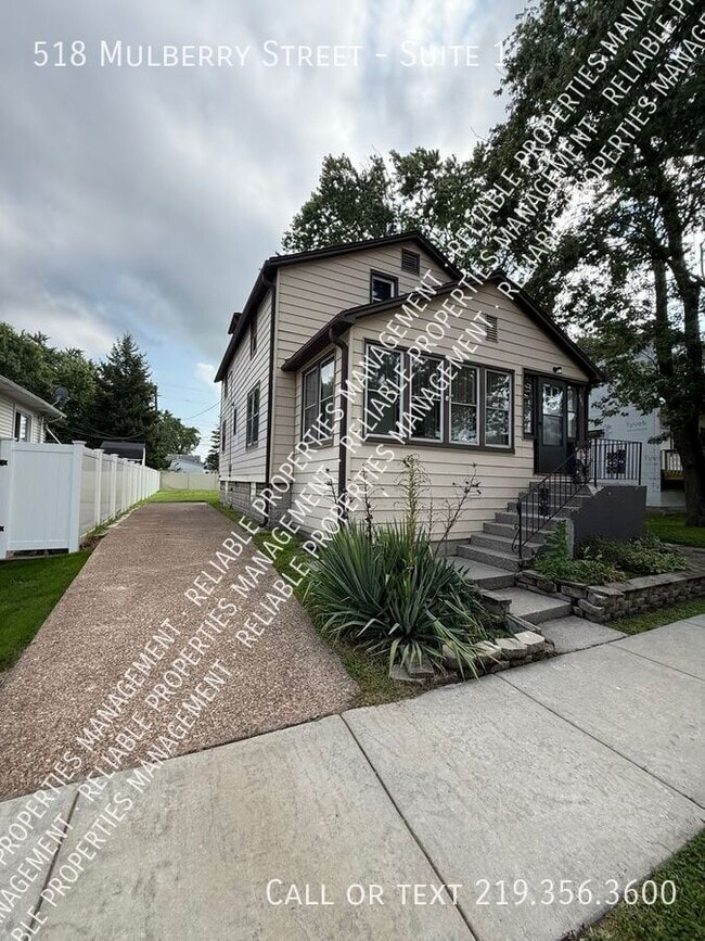Building Photo - 518 Mulberry St