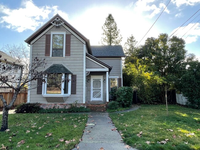 Primary Photo - 535 Upham St