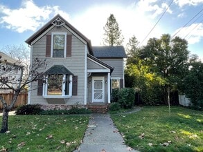 Building Photo - 535 Upham St