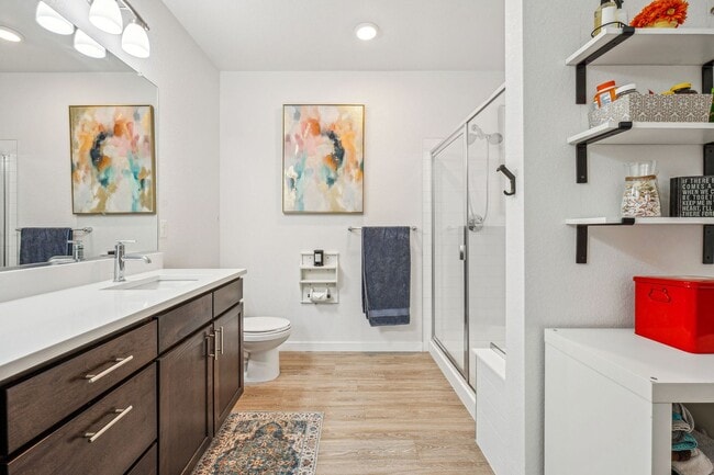Building Photo - Spacious and Bright Modern 3-Bedroom Condo in Parker!