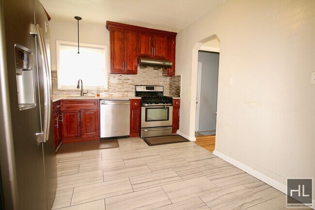 Building Photo - 219 STREET