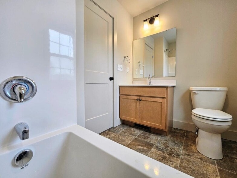 Building Photo - 950 N 9th St