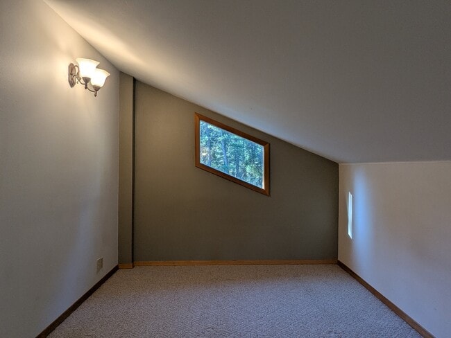 Building Photo - 286 Antler Rdg Rd