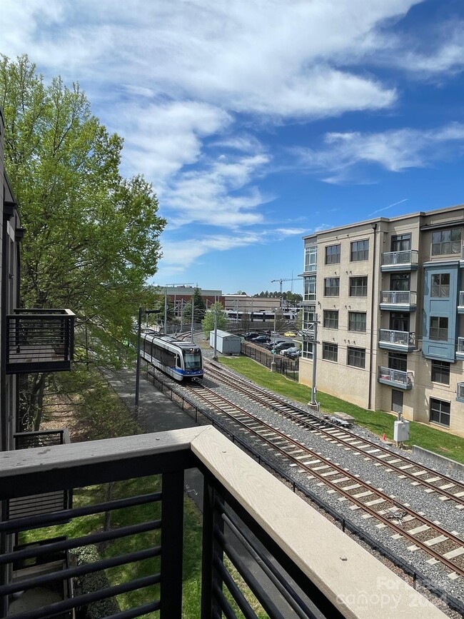 Building Photo - 422 New Bern Station Ct