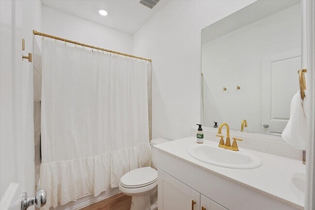 Building Photo - 5028 Waterway Dr