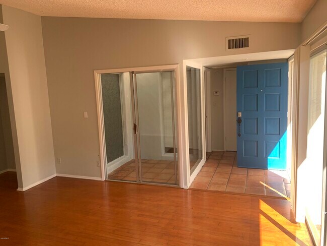 Building Photo - 2838 N 49th Pl