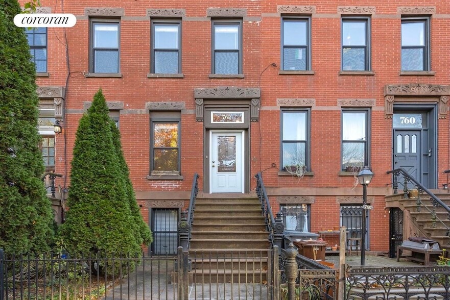 Building Photo - 762 Hancock St