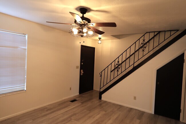 Building Photo - 1060 N 375 W
