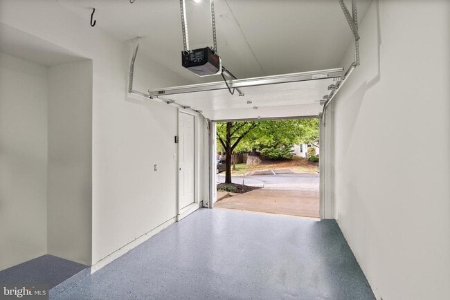 Building Photo - 12527 Heykens Ln