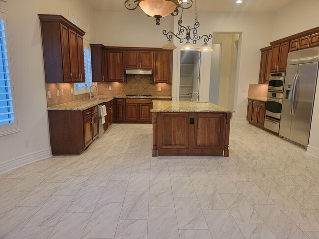 Building Photo - Captivating 5bd 4.5 bth in chandler