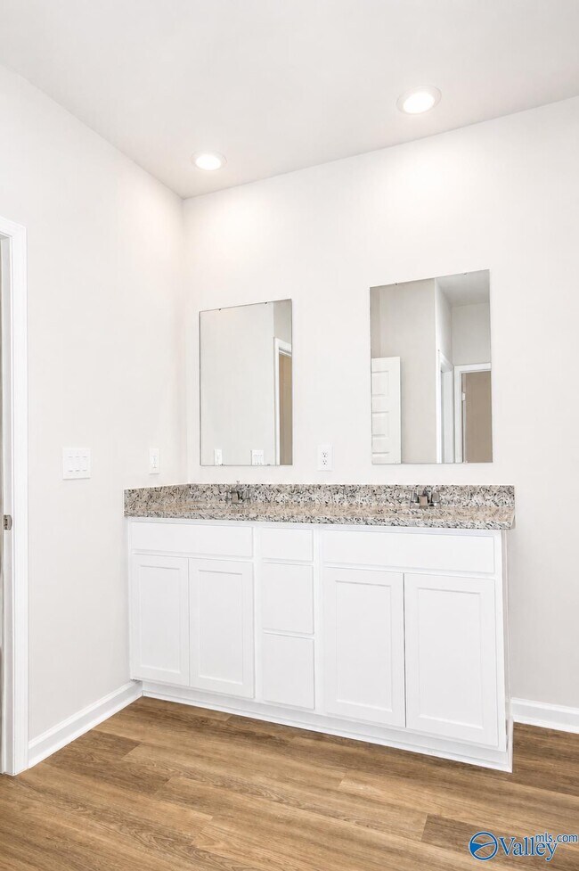 Building Photo - 118 Betty Williams Dr