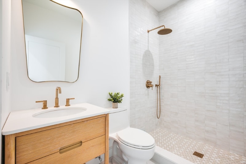 Building Photo - 15-17-17 Jewett Pl