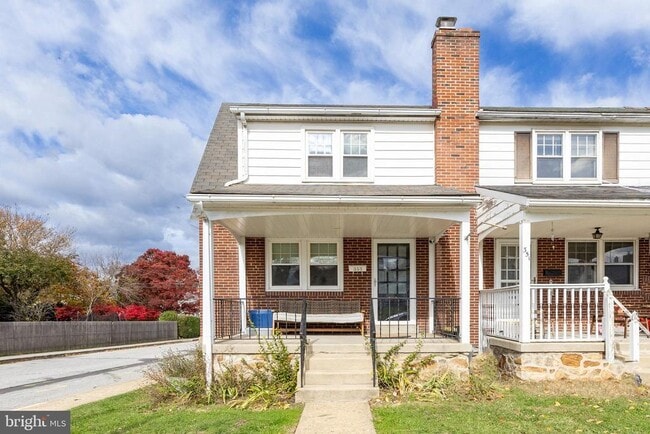 Building Photo - 353 William St