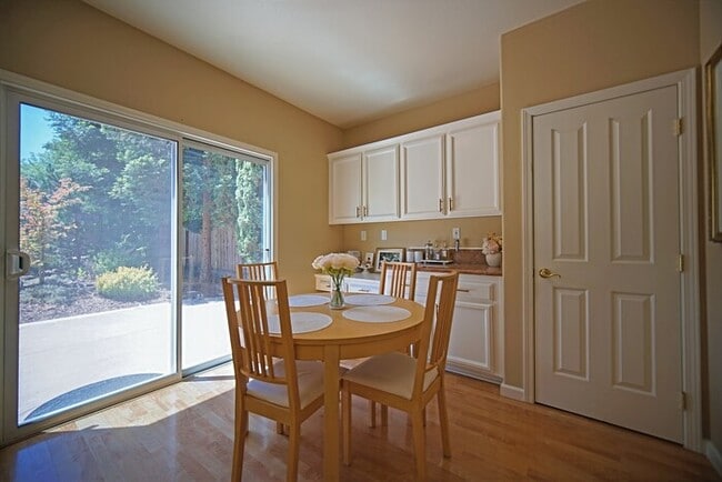 Building Photo - Beautiful Highland Reserve home 4 bedroom,...