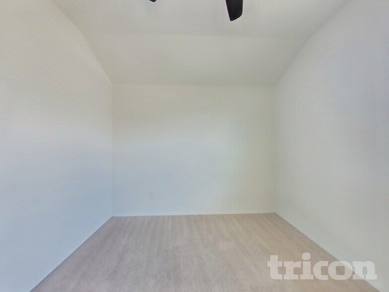 Building Photo - 2428 Dolostone Dr