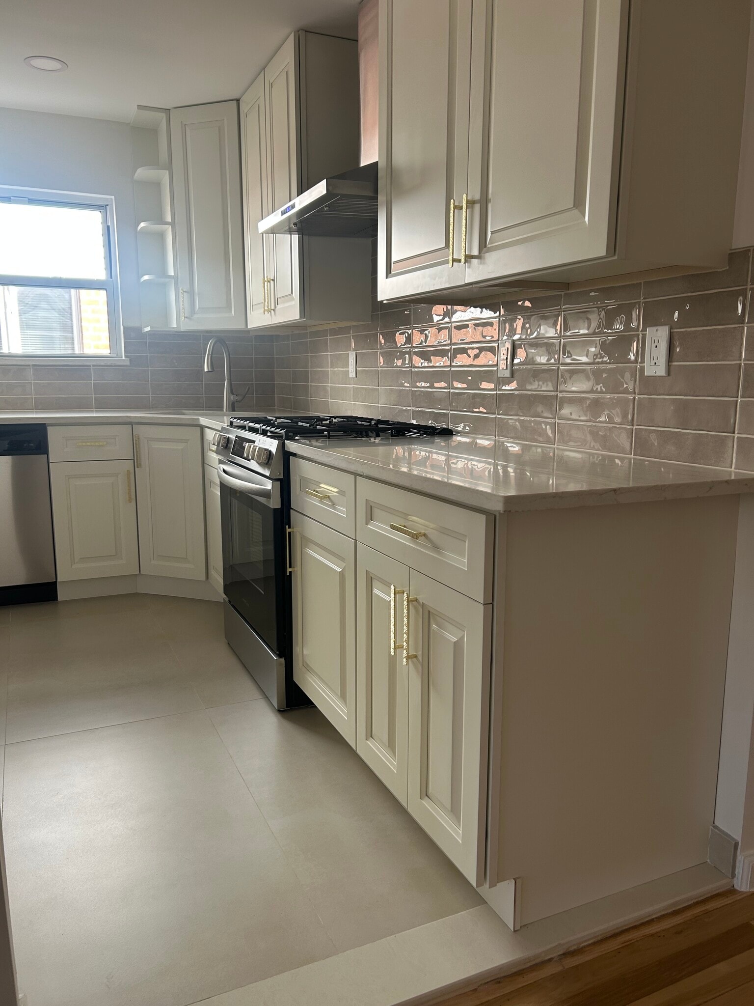 Building Photo - 2731 E 65th St