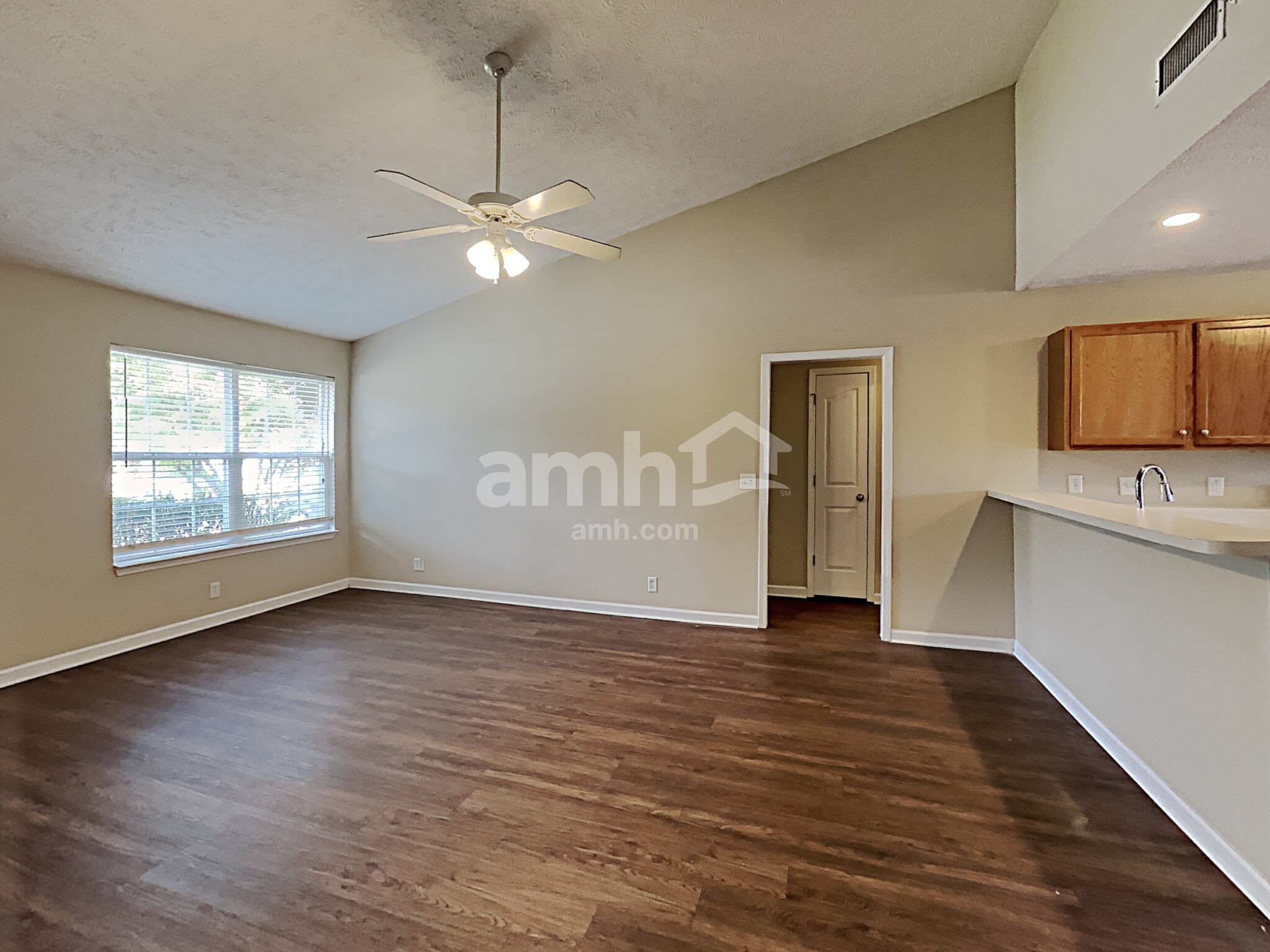 Building Photo - 1331 Mac Duff Dr