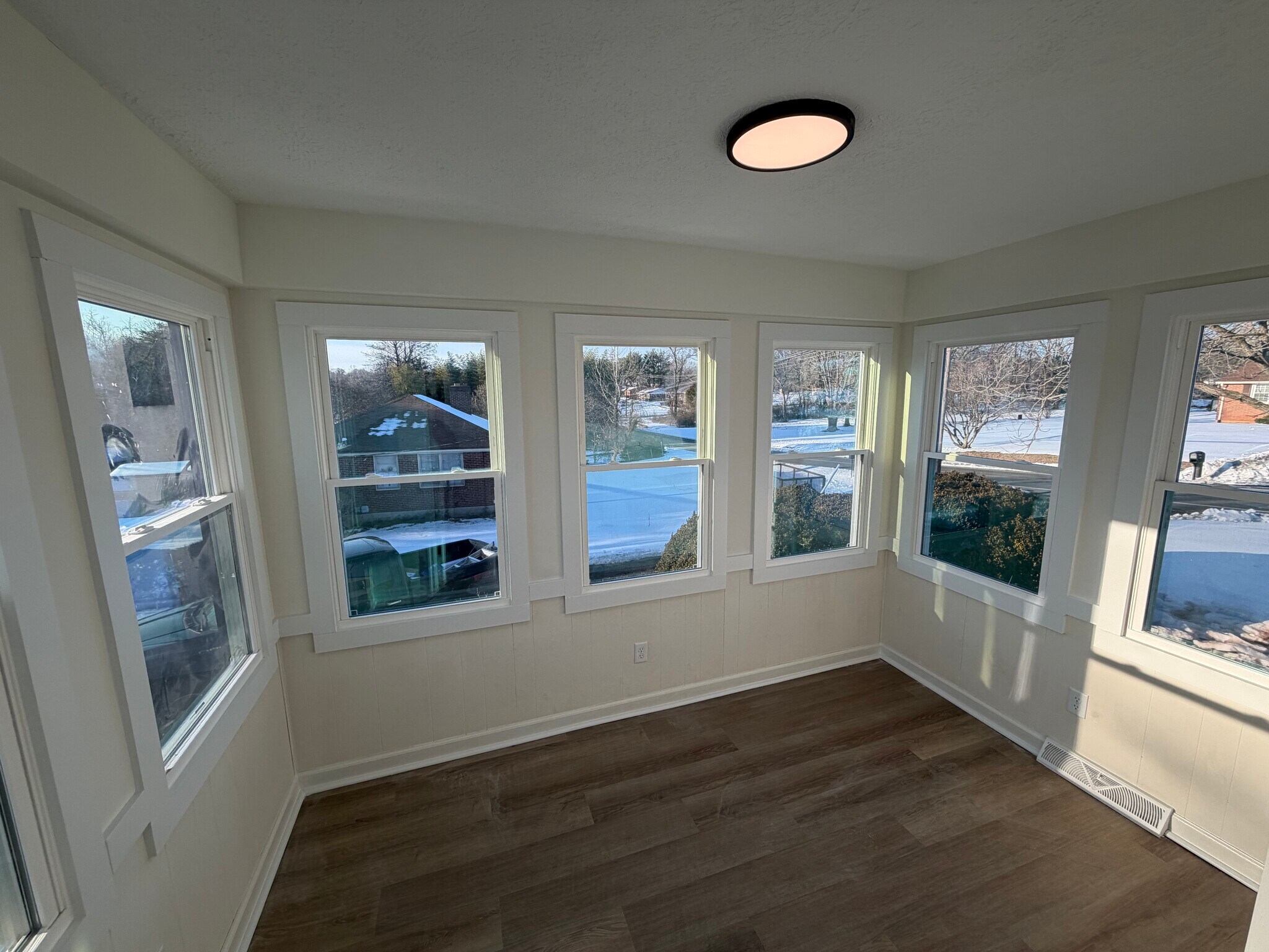 Building Photo - 270 Seminole Dr