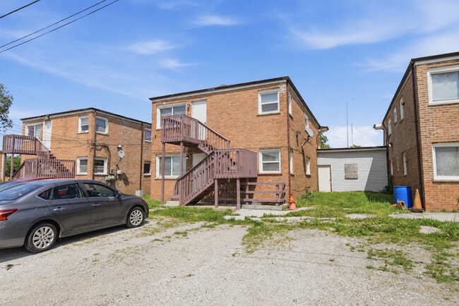 Building Photo - 16048 Halsted St
