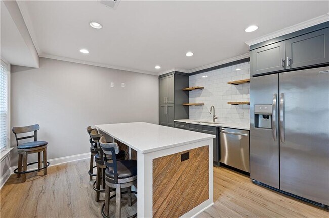 Building Photo - 227 Oakwind Pointe