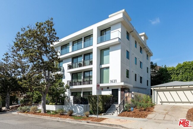 Building Photo - 1621 Malcolm Ave