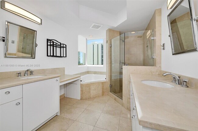 Building Photo - 19400 Turnberry Way