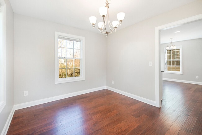 Building Photo - 512 Garrison Ct SW