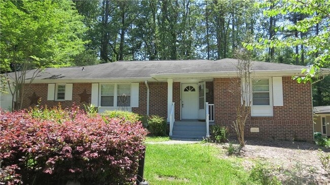Building Photo - 1137 Citadel Dr NE