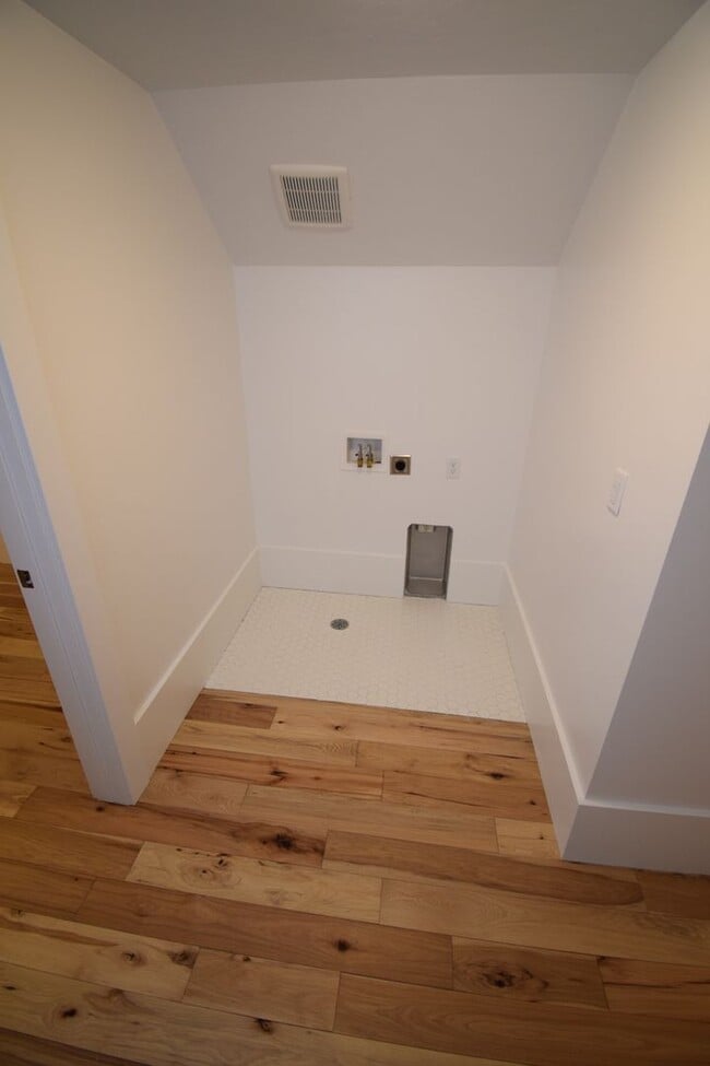 Building Photo - 536 N 600 W