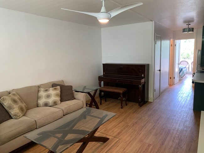 Building Photo - Fully Furnished. Updated. Waikiki (No parking)